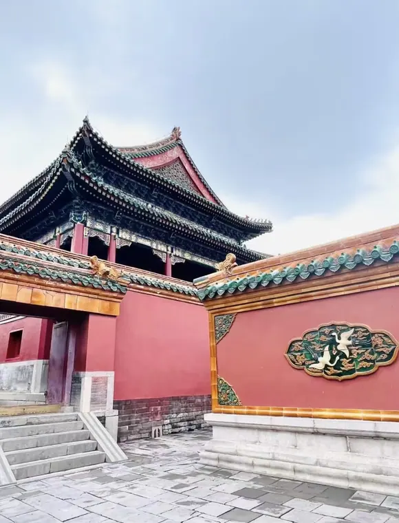 沈阳故宫红墙庭院对应素材